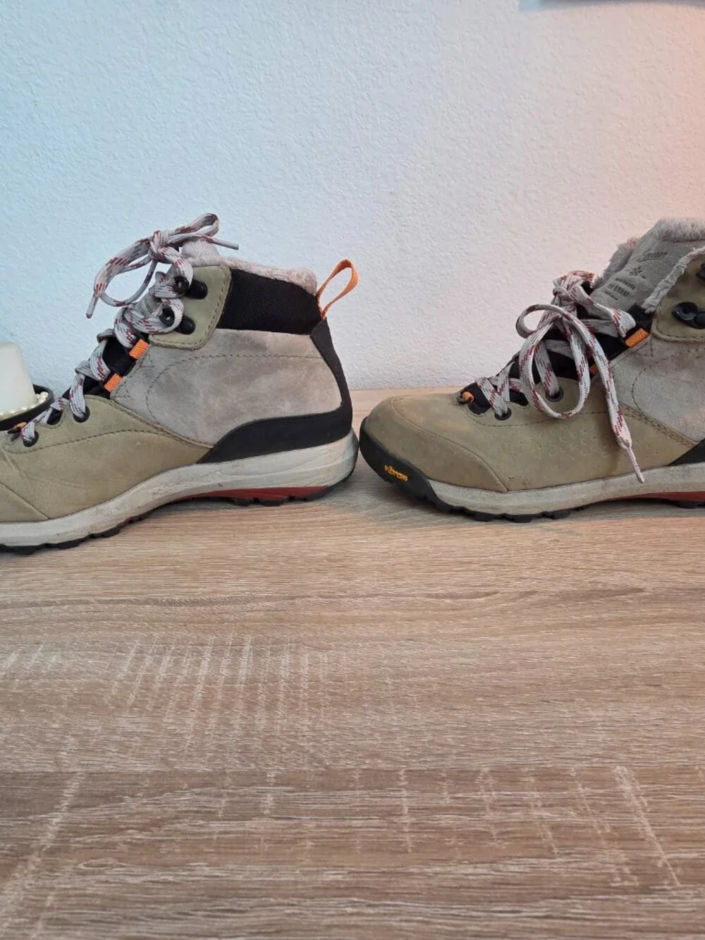 Danner Women's Tan Waterproof Hiking Boot - Size 8.5